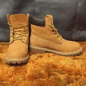 Timberland Boots size 5 but would fit a 6.5/7